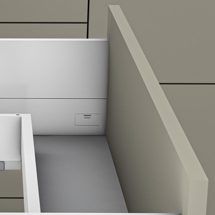 Zaślepka wewnętrzna do szuflady MERIVOBOX, symetryczna z pogłębionym logo BLUM, biała